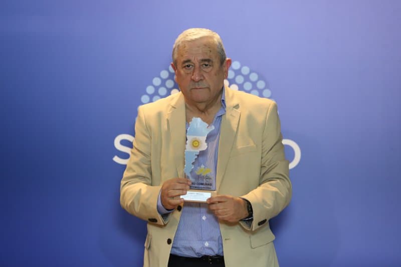 Nuestro Secretario General, Norberto Manzano, recibió el Premio Comunas